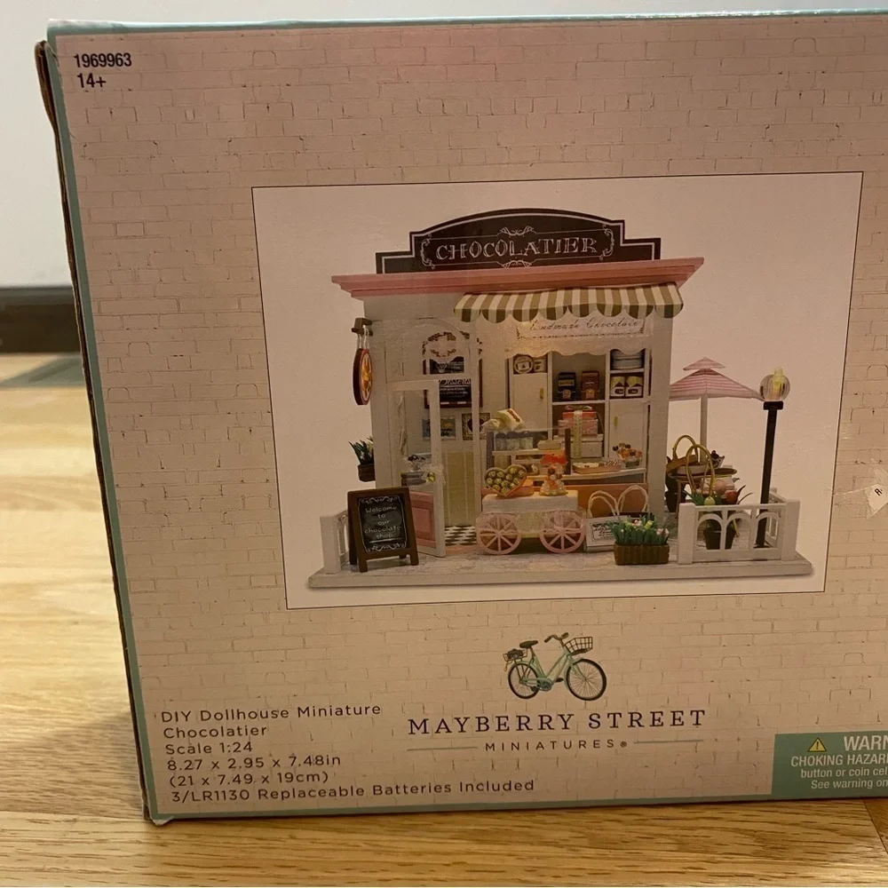 Mayberry Street Miniatures DIY Dollhouse Cocoa’s Chocolatier Craft NEW